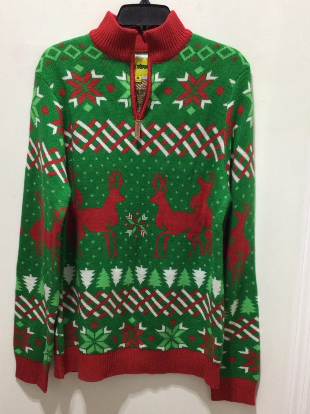 TIPSY ELVES CHRISTMAS SWEATER MENS SIZE MEDIUM 1/4 ZIP STYLE NEW WITHOUT TAGS